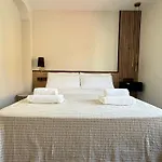 Le Petit Penzion Zaragoza